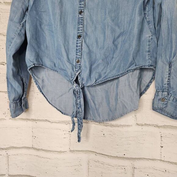 Beachlunchlounge Collection Women's Blue Chambray Front Tie Button-Up Shirt Medi - Picture 4 of 12